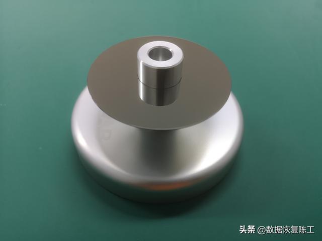 值得收藏的硬盘开盘恢复技术，连细节都和你讲了！错过就不再有了-第2张图片-贝塔运维