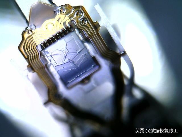 值得收藏的硬盘开盘恢复技术，连细节都和你讲了！错过就不再有了-第8张图片-贝塔运维