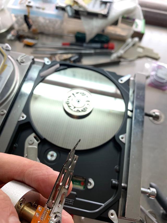 硬盘 咔咔咔响 不识别 重要资料没有备份，看看数据怎么样恢复...-第7张图片-贝塔运维