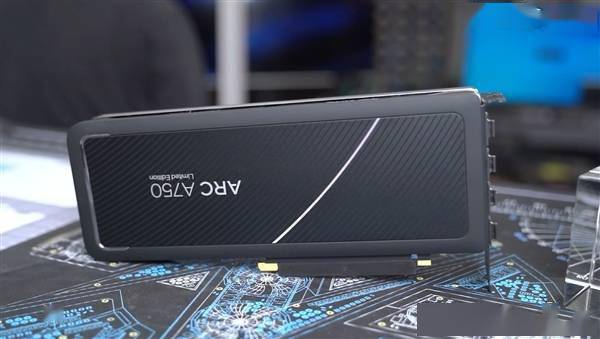 Intel Arc A750限量版显卡真身首曝：还不如RTX 3070-第4张图片-贝塔运维