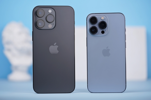 ​iPhone 15效果图终于告别纯直边-第1张图片-贝塔运维